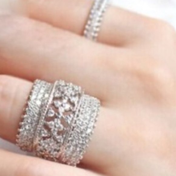 Swarovski Crystal Cocktail Ring - Picture 2 of 4